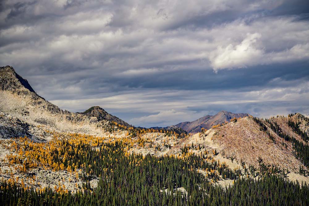 Fall in the Mountains 2 Wall Mural
